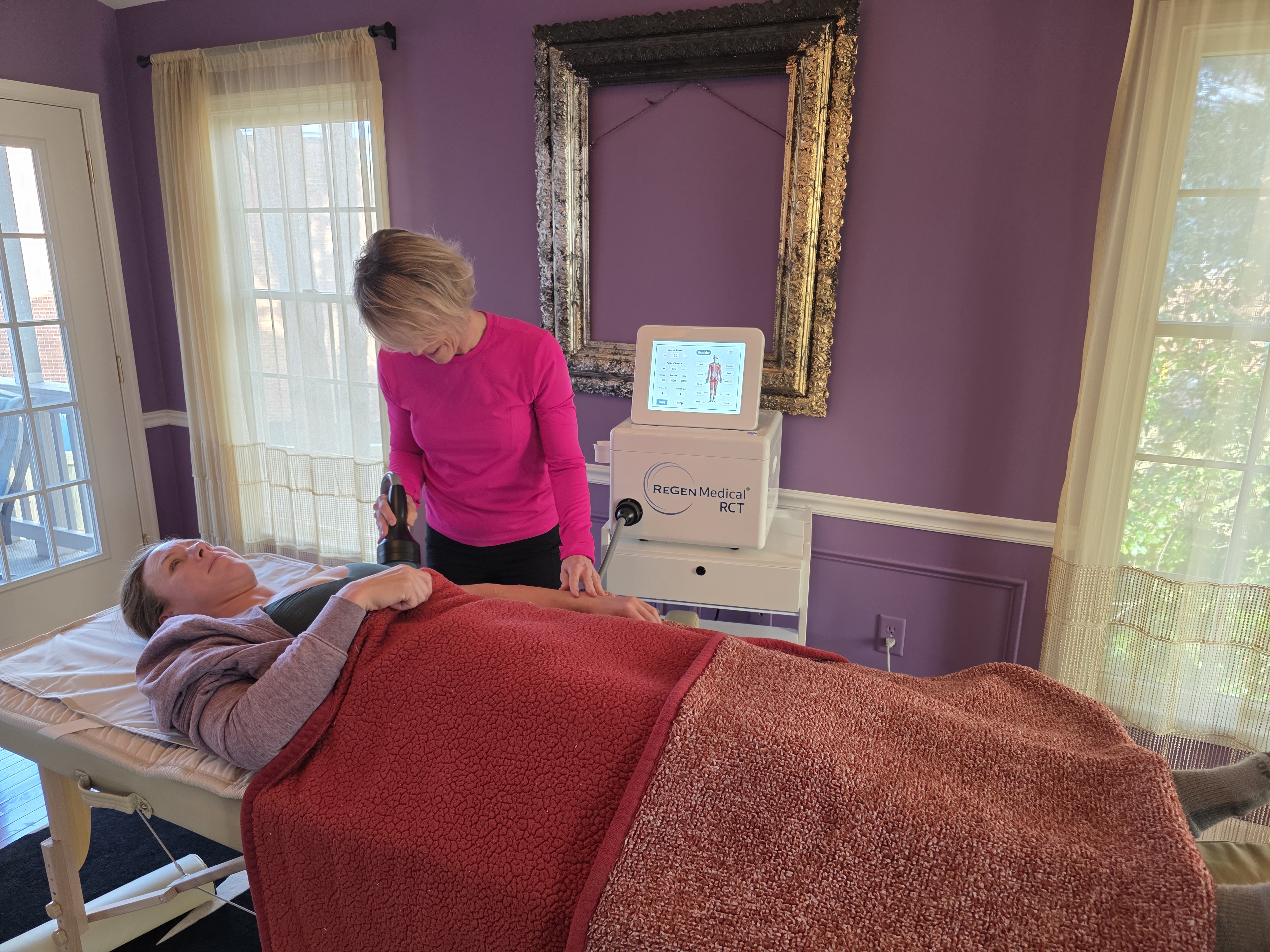 Limitless Evolution clinic treatment room